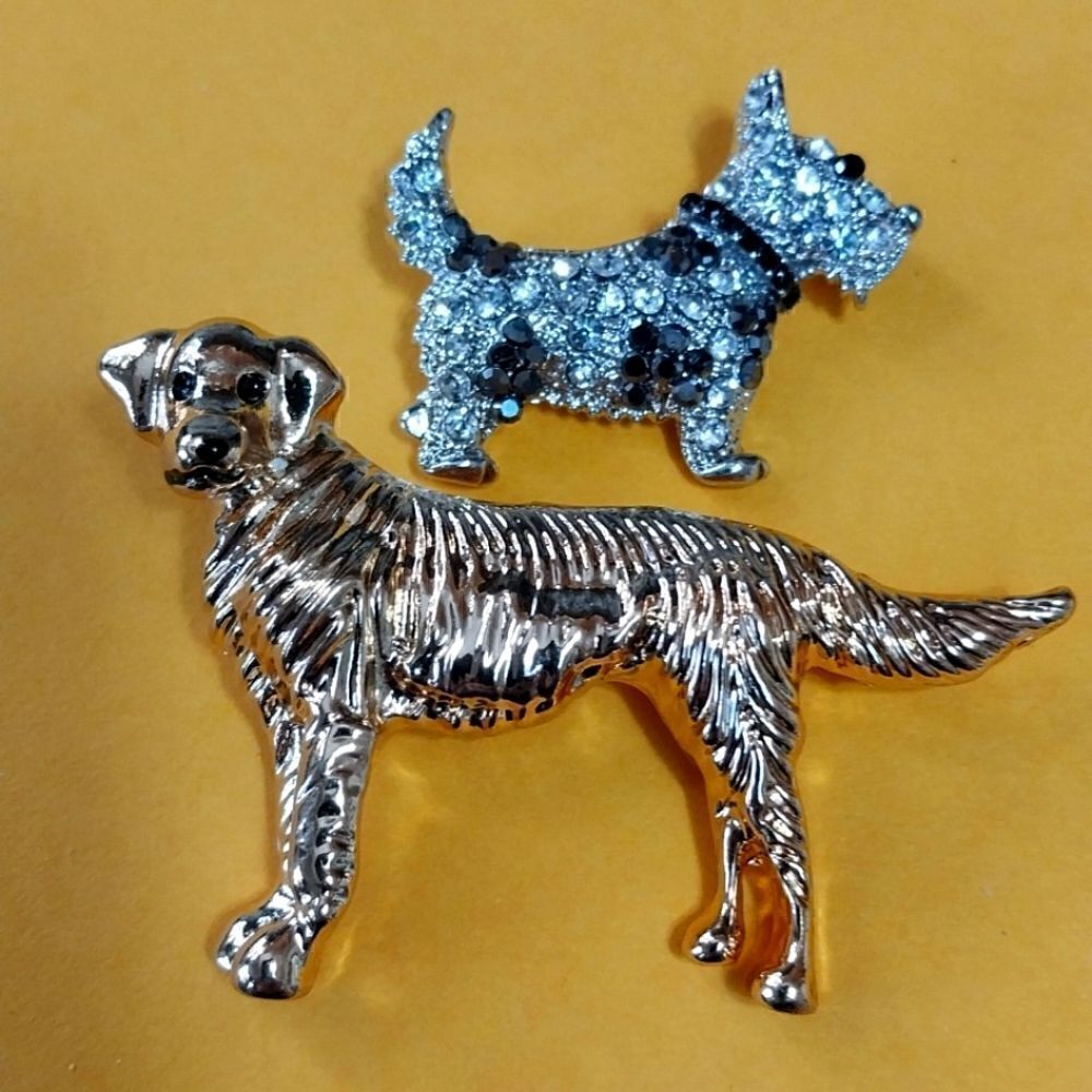 2 Dog Pins